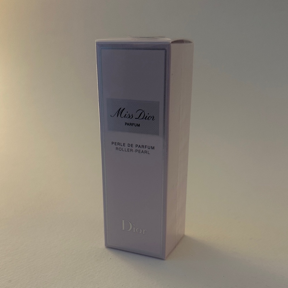 Dior Miss Dior Parfum Roller-Pearl in Soft Purple
